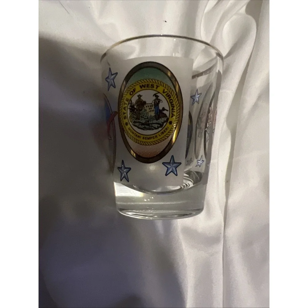 Vintage‎ Shot Glass- Souvenir of Williamsburg -Virginia's Colonial Capitol